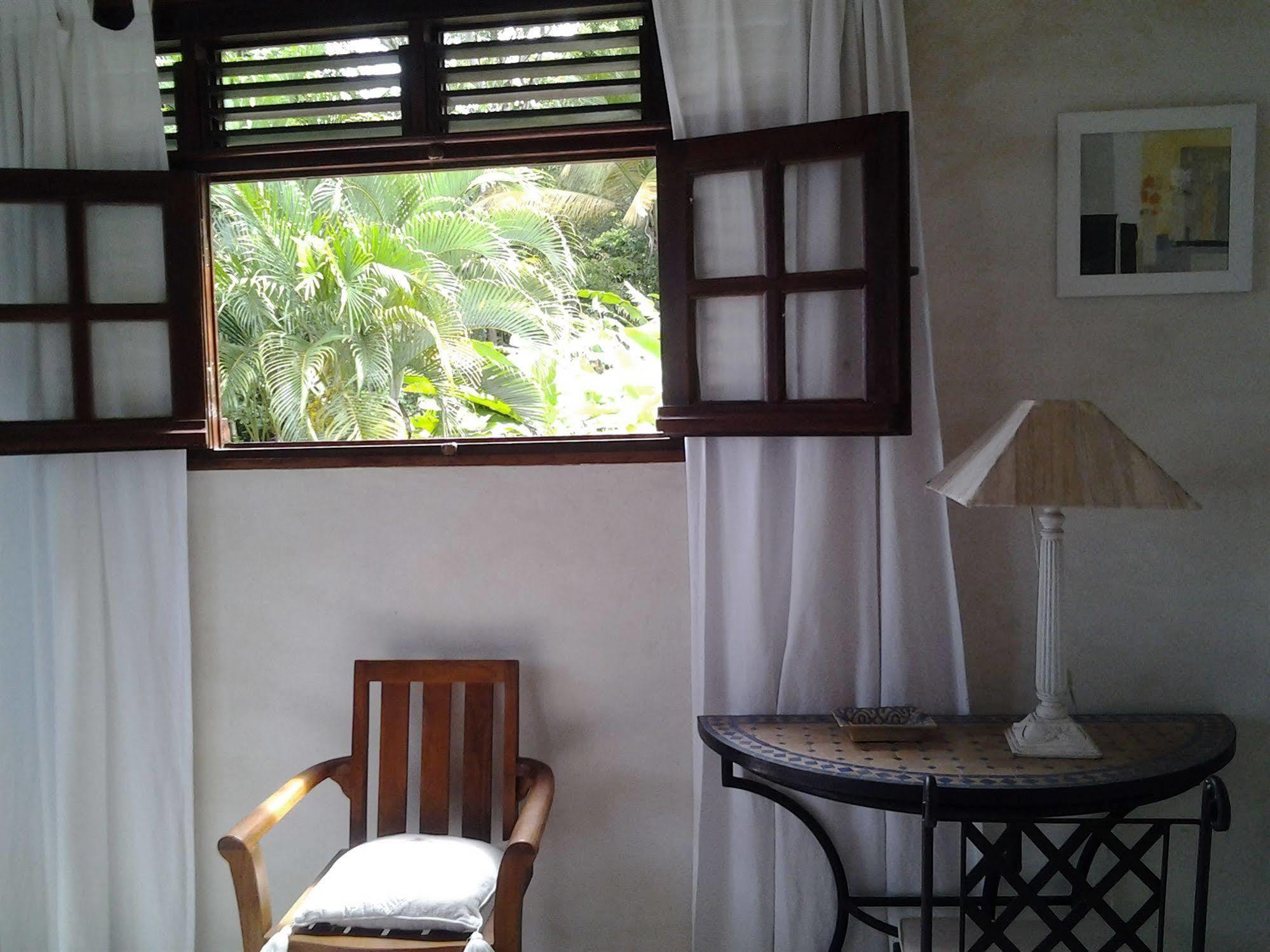 Villa Galerie เลส์ อองซ์-ดิอาร์เลส ภายนอก รูปภาพ