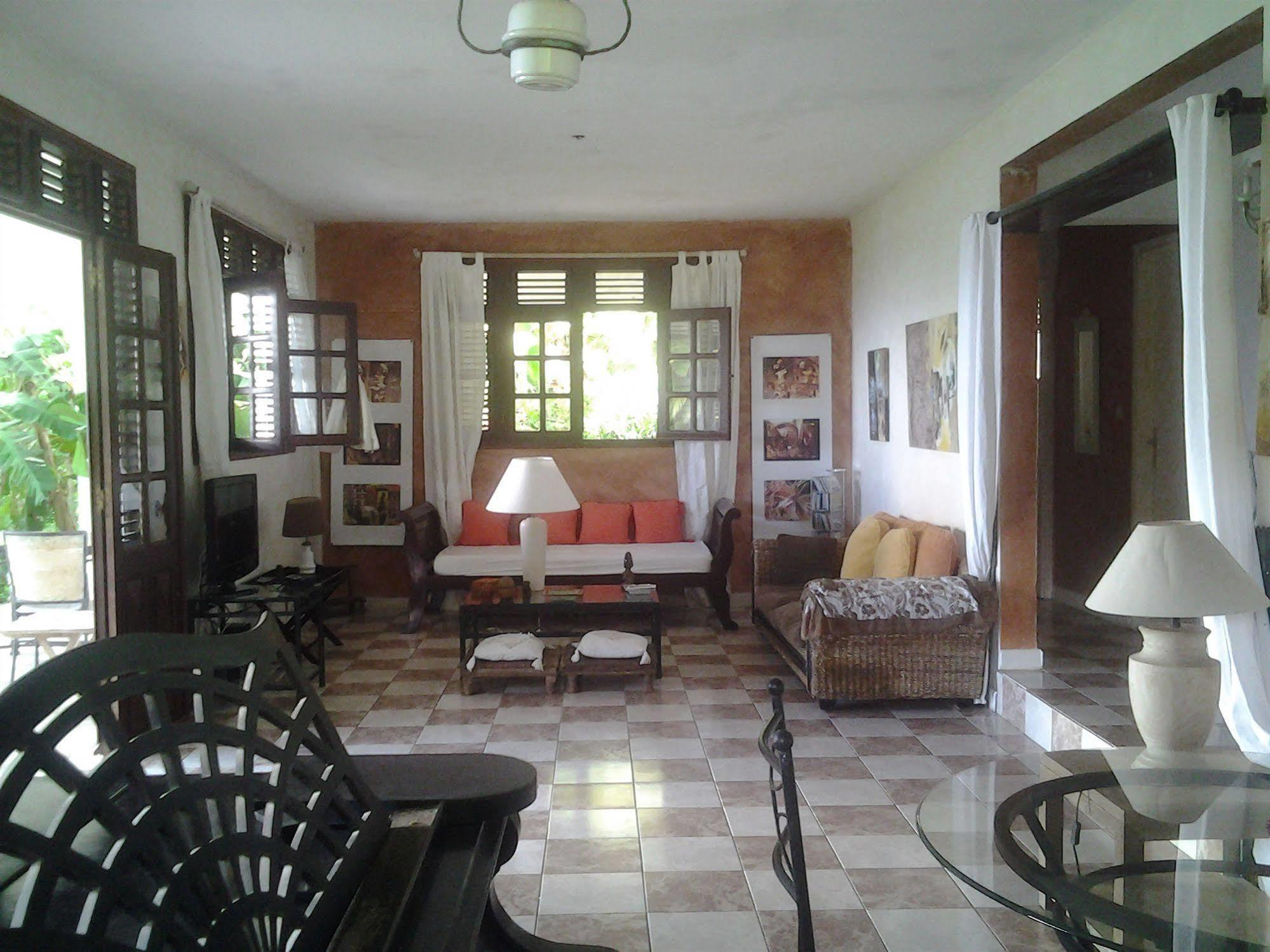 Villa Galerie เลส์ อองซ์-ดิอาร์เลส ภายนอก รูปภาพ